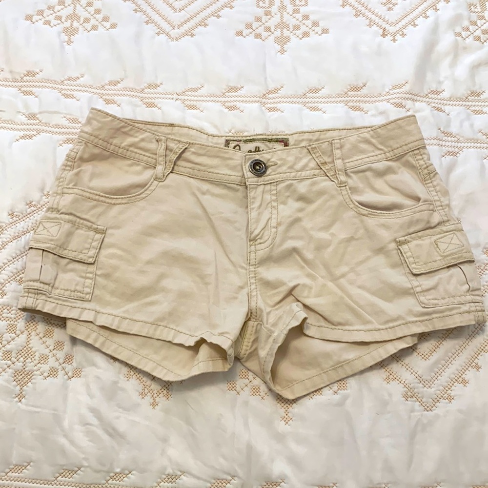 Pre loved Amethyst shorts. Size 3.